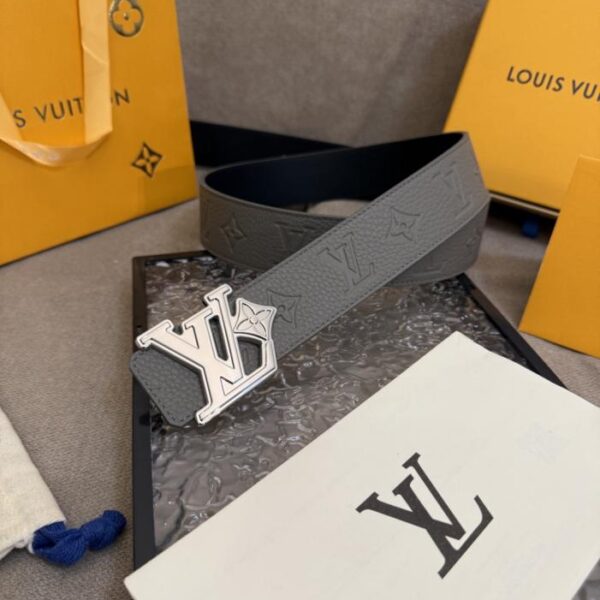 replica,schuhe,beste,kaufen,1:1,besten,seiten,Replik,turnschuhe,sneakers LV Dimension 4.0 Wendegürtel aus Leder mit geprägtem LV-Schriftzug und floralem Monogramm (H7NPW)