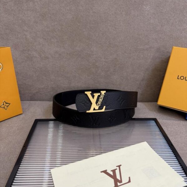 replica,schuhe,beste,kaufen,1:1,besten,seiten,Replik,turnschuhe,sneakers LV Dimension 4.0 Wendegürtel aus Leder mit geprägtem LV-Schriftzug und floralem Monogramm (YK6JT)