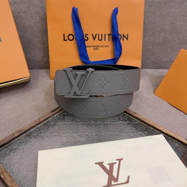 replica,schuhe,beste,kaufen,1:1,besten,seiten,Replik,turnschuhe,sneakers LV Initiales Blason 40 mm Wendegürtel (XIZIU)