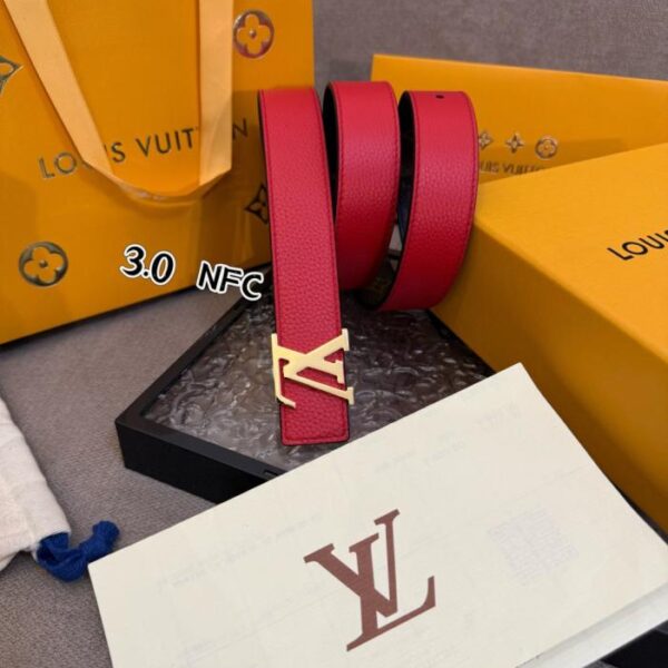 replica,schuhe,beste,kaufen,1:1,besten,seiten,Replik,turnschuhe,sneakers LV Initiales Wendegürtel 3,0 cm (F6NK1)