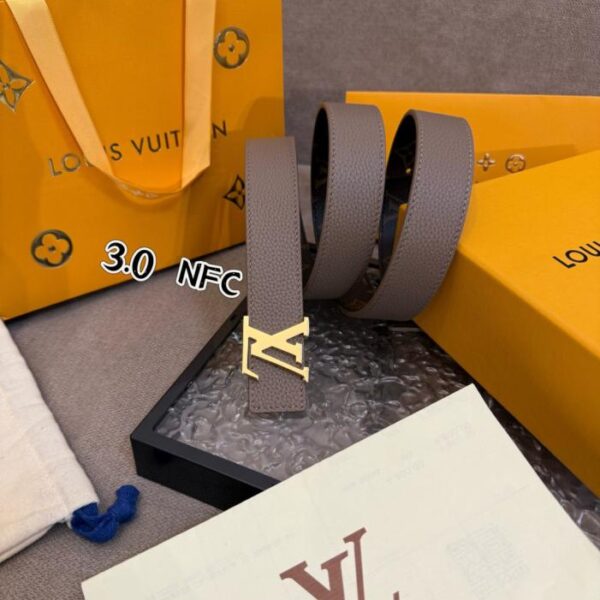 replica,schuhe,beste,kaufen,1:1,besten,seiten,Replik,turnschuhe,sneakers LV Initiales Wendegürtel 3,0 cm (SQGG3)