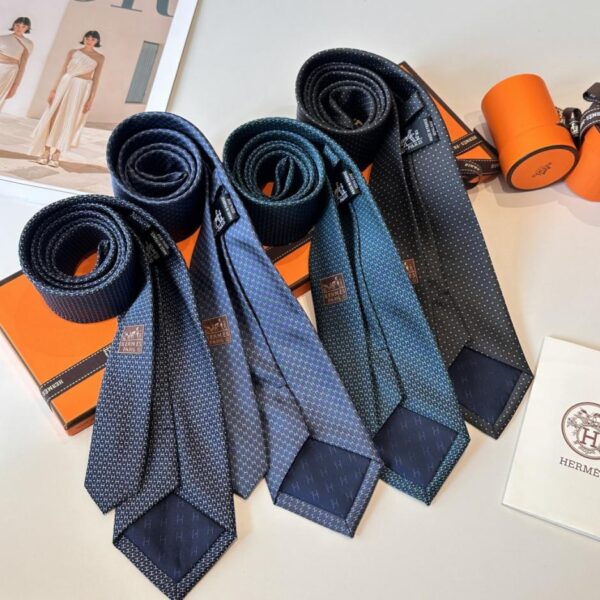 replica,schuhe,beste,kaufen,1:1,besten,seiten,Replik,turnschuhe,sneakers Neue Krawattenserie für Herren von Hermes [H Dot Tie] (4OXL0)