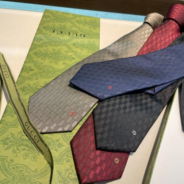 replica,schuhe,beste,kaufen,1:1,besten,seiten,Replik,turnschuhe,sneakers Gucci New Counter [GG Logo Print Tie] Herrenkrawatte (V0IDW)