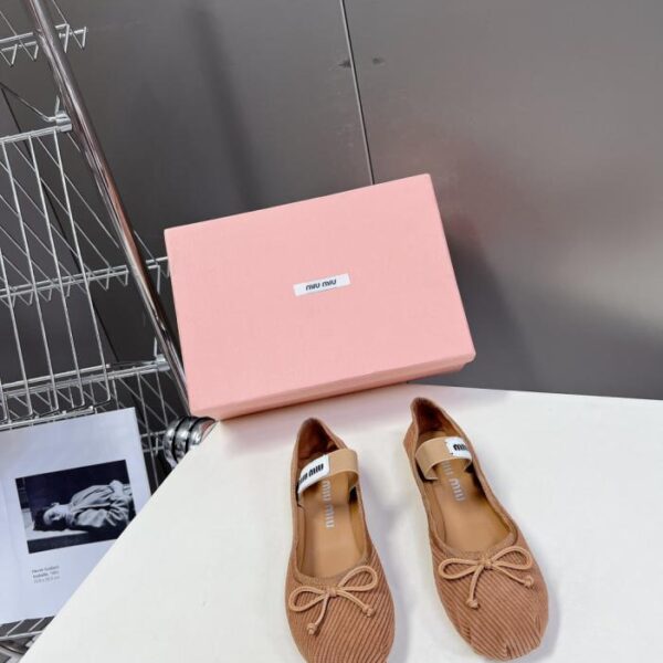 MiuMiu klassische Ballettschuhe (5JSOM)
