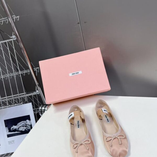 MiuMiu klassische Ballettschuhe (A09EN)