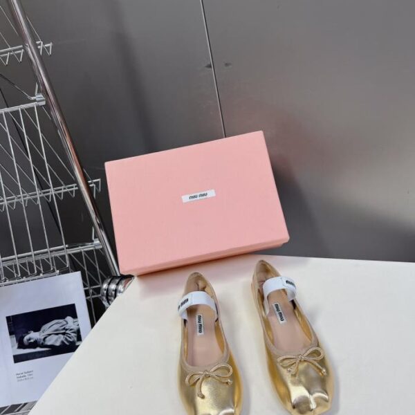 MiuMiu klassische Ballettschuhe (DHANZ)