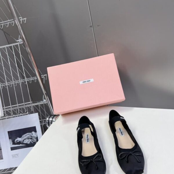 MiuMiu klassische Ballettschuhe (ID800)