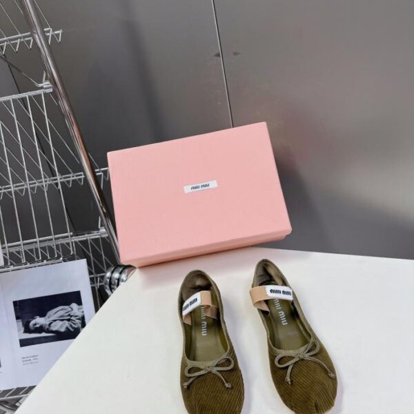 MiuMiu klassische Ballettschuhe (N04RH)