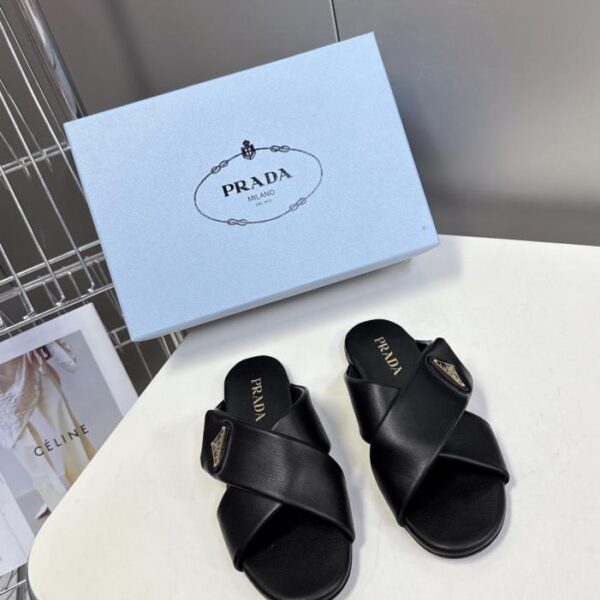 replica,schuhe,beste,kaufen,1:1,besten,seiten,Replik,turnschuhe,sneakers Prada Cross-Borken Slippers 25 Frühling/Sommer Neue Slippers Klettverschluss Dreieck Schnalle Slippers (PLA5S)