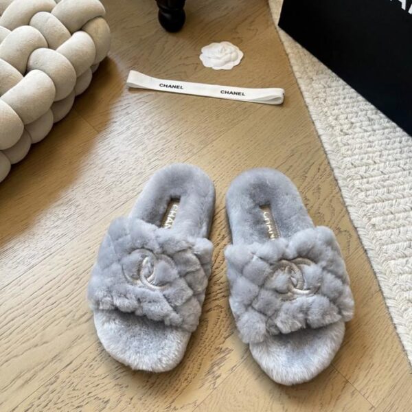 Chanel Hausschuhe aus neuer Lammwolle (DBXXD)