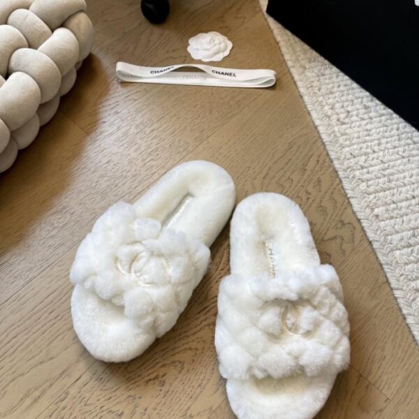 Chanel Neue Hausschuhe aus Lammwolle (HSJSW)