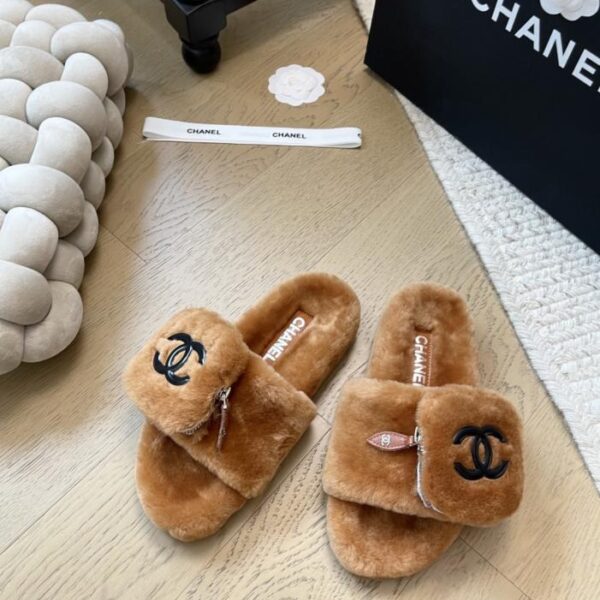 Chanel Neue Wollpantoffeln mit Rucksackschnalle (4VUYP)