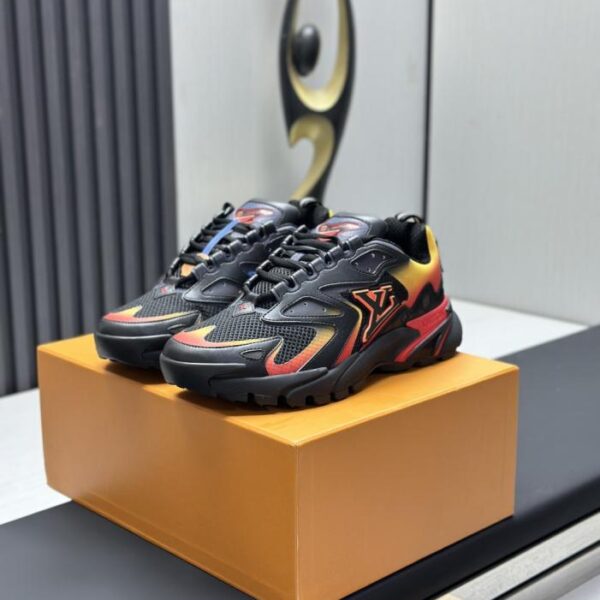Louis Vuitton RUNNER TATIC Turnschuhe (0EENW)