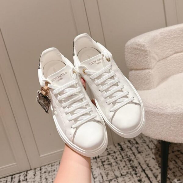 replica,schuhe,beste,kaufen,1:1,besten,seiten,Replik,turnschuhe,sneakers Topversion der klassischen LV-Sneaker mit dicker Sohle (M435T)
