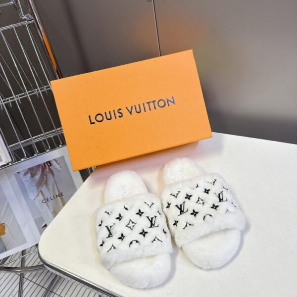 replica,schuhe,beste,kaufen,1:1,besten,seiten,Replik,turnschuhe,sneakers Die neuesten Pelzpantoffeln von Louis Vuitton für Herbst und Winter (SBKHK)
