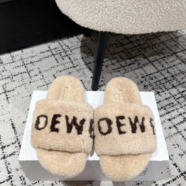 Loewe neueste Herbst- und Winter-Fellpantoffeln mit Buchstaben (APGAN)