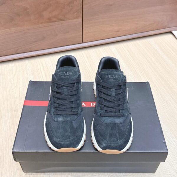 Prada Re-Nylon Herren-Sneakers mit Dreieck-Logo (QNQ9U)