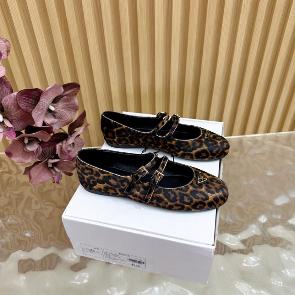 replica,schuhe,beste,kaufen,1:1,besten,seiten,Replik,turnschuhe,sneakers Neue Prada Classic Halbslip-Schuhe mit Dreieck-Logo für Frühling/Sommer (HVFW5) replica,schuhe,beste,kaufen,1:1,besten,seiten,Replik,turnschuhe,sneakers Neue Prada Classic Halbslip-Schuhe mit Dreieck-Logo für Frühling/Sommer (HVFW5)