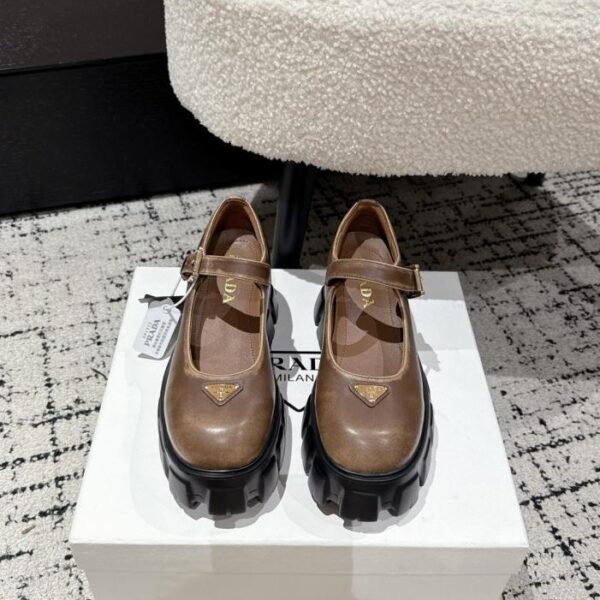 replica,schuhe,beste,kaufen,1:1,besten,seiten,Replik,turnschuhe,sneakers Hochwertige neue Mary-Jane-Loafer mit dicker Sohle von Prada (KZ3WY)