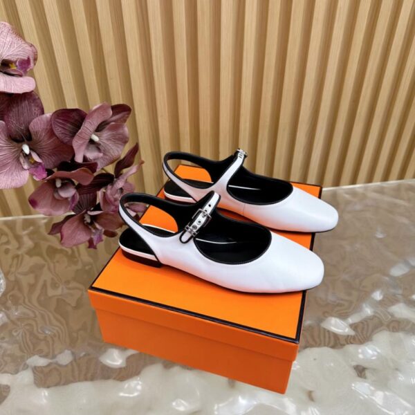 Hochwertige Hermes-Frühjahrs- und Sommer-Kleiderschuhe mit Kelly-Schnalle und gerollten Sandalen mit mittlerem Absatz (GJY4X)
