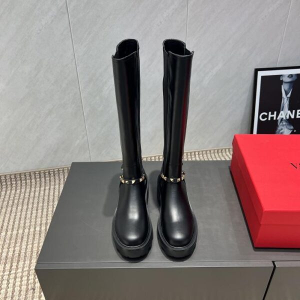 replica,schuhe,beste,kaufen,1:1,besten,seiten,Replik,turnschuhe,sneakers Erstklassige Valentino-Kollektion für den Frühherbst [Plateaustiefel mit runder Zehenpartie und Nieten] Rockstu Boots (ETKLQ)