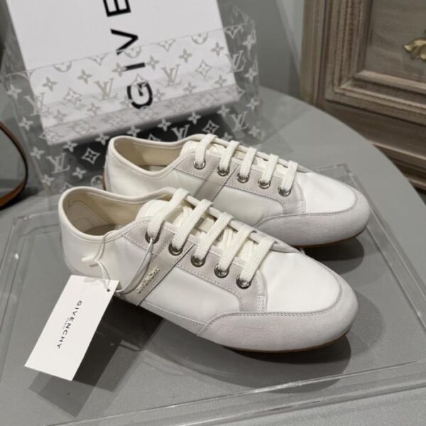 Givenchys neueste lässige Sportbekleidung (PUYQ9)
