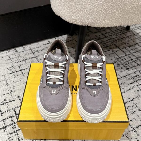 replica,schuhe,beste,kaufen,1:1,besten,seiten,Replik,turnschuhe,sneakers Spitzenmodell der neuesten Force-Serie von FENDI mit FF-Mesh aus Kalbsleder, runder Spitze und dicker Sohle, niedrige Sport-Sneaker (1AVUE)