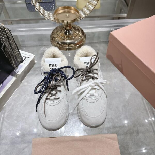 Top-Version MIUMIU Catwalk neue Retro-Distressed-Forrest Gander-Trainingsschuhe mit dicken Sohlen, lässige Sneakers (VRIBP)