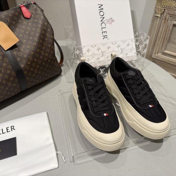 Die neuen Sneakers der ALTIVE-Serie von Moncler (4JLGN)