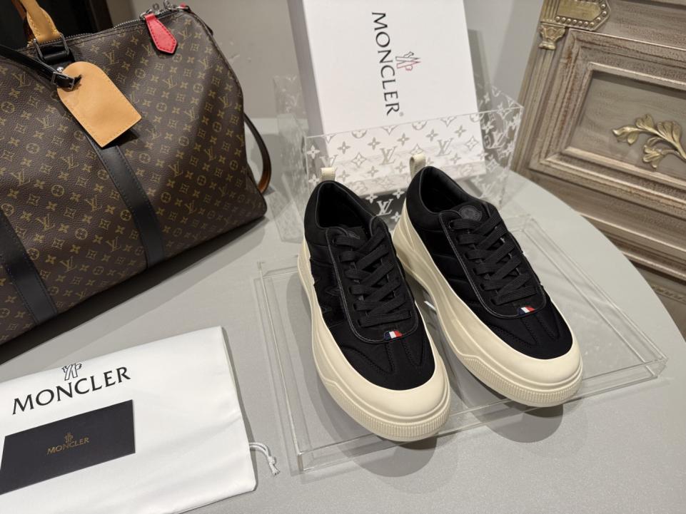 replica,schuhe,beste,kaufen,1:1,besten,seiten,Replik,turnschuhe,sneakers Die neuen Sneakers der ALTIVE-Serie von Moncler (4JLGN)