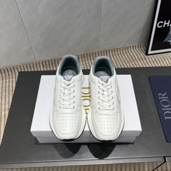 Top-Version der neuesten farblich passenden Freizeitschuhe von Dior (IUBIW)