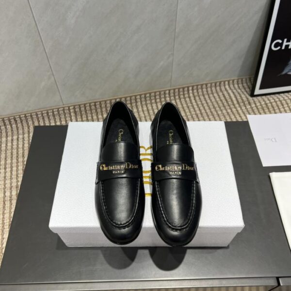 replica,schuhe,beste,kaufen,1:1,besten,seiten,Replik,turnschuhe,sneakers Top-Version der neuesten flachen Loafer mit Buchstabenschnalle von Dior (UAXXI)