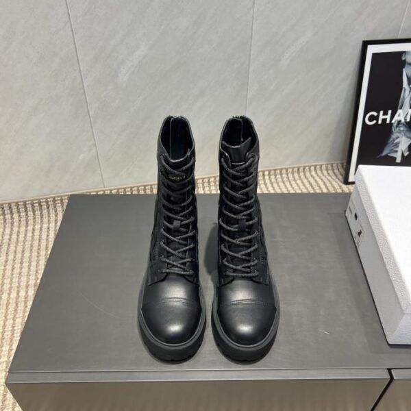 replica,schuhe,beste,kaufen,1:1,besten,seiten,Replik,turnschuhe,sneakers Topversion des klassischen Laufstegmodells D-Major der DIOR-Frühherbstserie mit rundem Kopf und dicker Sohle, bestickt (YKHFQ)
