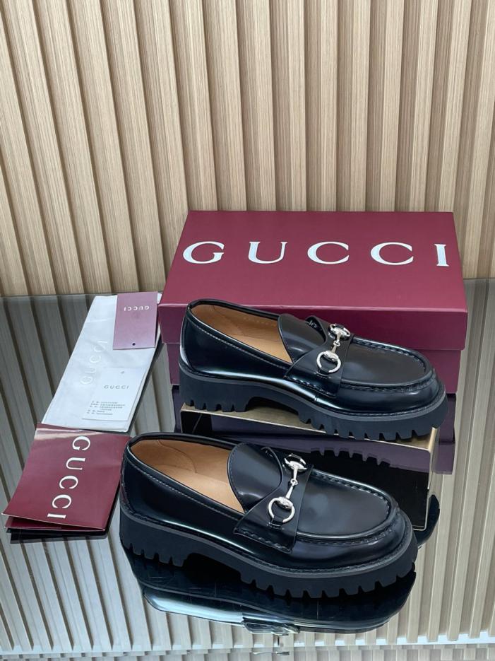 replica,schuhe,beste,kaufen,1:1,besten,seiten,Replik,turnschuhe,sneakers GUCCIs neueste Loafer mit dicker Sohle und Horsebit-Schnürung in Silber-Palladium für Herbst und Winter (XR7BC) replica,schuhe,beste,kaufen,1:1,besten,seiten,Replik,turnschuhe,sneakers GUCCIs neueste Loafer mit dicker Sohle und Horsebit-Schnürung in Silber-Palladium für Herbst und Winter (XR7BC)