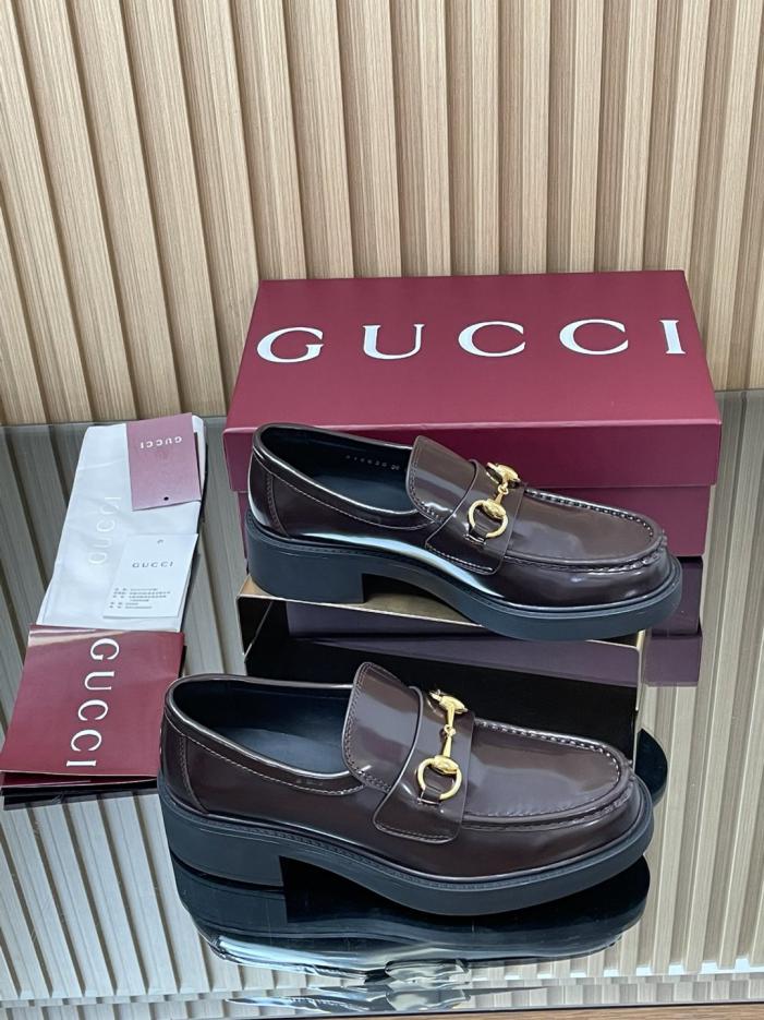 replica,schuhe,beste,kaufen,1:1,besten,seiten,Replik,turnschuhe,sneakers GUCCIs neueste Herbst- und Winter-Loafer mit geriffelter Bienensohle, Horsebit-Sohle und dicker Sohle und burgunderfarbenem Ankora-Futter (QJI8B) replica,schuhe,beste,kaufen,1:1,besten,seiten,Replik,turnschuhe,sneakers GUCCIs neueste Herbst- und Winter-Loafer mit geriffelter Bienensohle, Horsebit-Sohle und dicker Sohle und burgunderfarbenem Ankora-Futter (QJI8B)