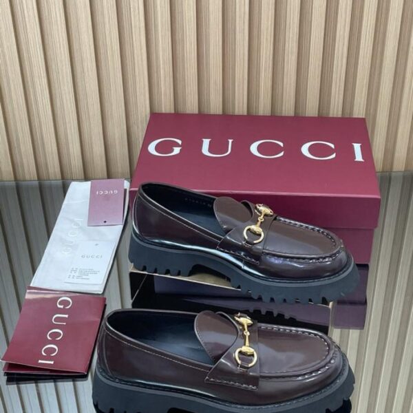 replica,schuhe,beste,kaufen,1:1,besten,seiten,Replik,turnschuhe,sneakers GUCCIs neueste Herbst- und Winter-Loafer mit Horsebit-Schnalle und dicker Sohle (HT) aus Silber-Palladium