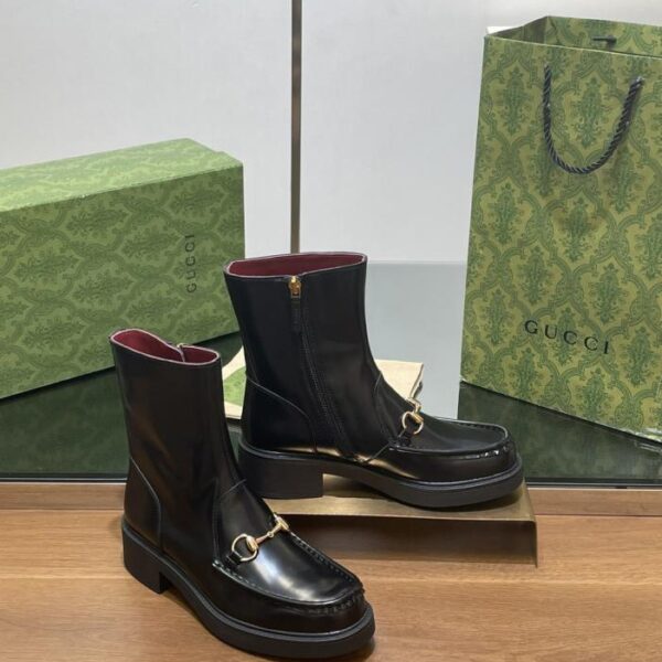 replica,schuhe,beste,kaufen,1:1,besten,seiten,Replik,turnschuhe,sneakers GUCCI – Ankle Boots mit geriffelter Bienensohle und Horsebit-Plateau, Chelsea-Stiefel [Ankerrotes Futter] (XA4XP)