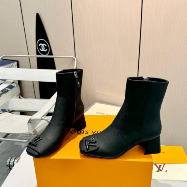 replica,schuhe,beste,kaufen,1:1,besten,seiten,Replik,turnschuhe,sneakers LV Top-Luxus, neueste Herbst- und Winter-Theke, neueste Catwalk-Stiefel, offizielle Website-Serie, synchrones Update, Top-Version, 6-Zoll-Stiefel (1PQUR)