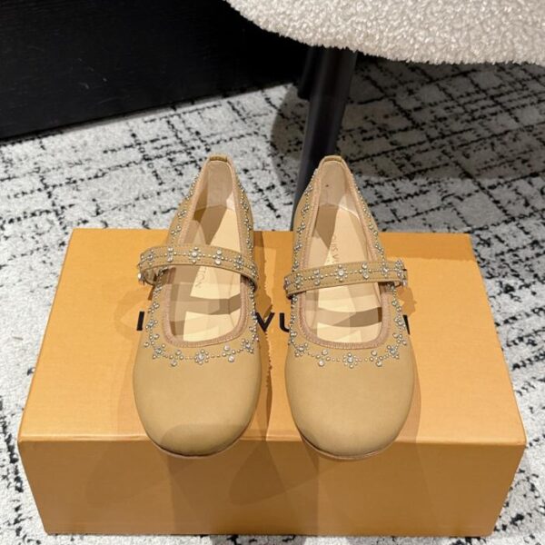 replica,schuhe,beste,kaufen,1:1,besten,seiten,Replik,turnschuhe,sneakers LV x TM 6AM Takashi Murakami-Kollaboration: Die neuesten Mary Jane-Schuhe (LC91G) werden im Geschäft vorgestellt.