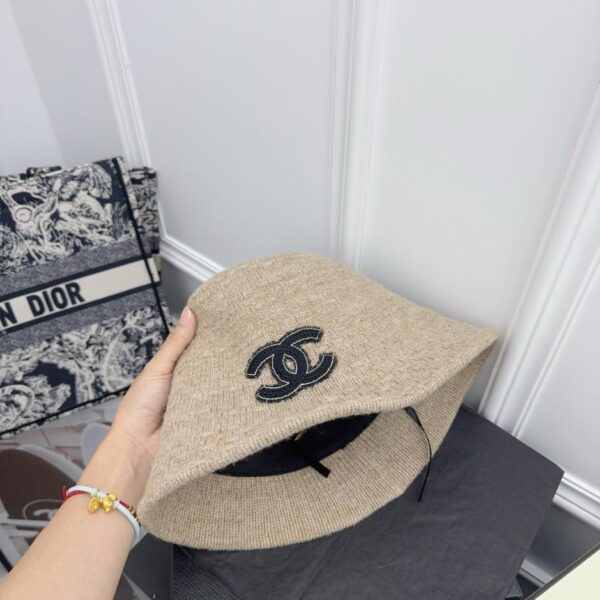 CHANEL Strickmütze aus Schurwolle (XTM35)