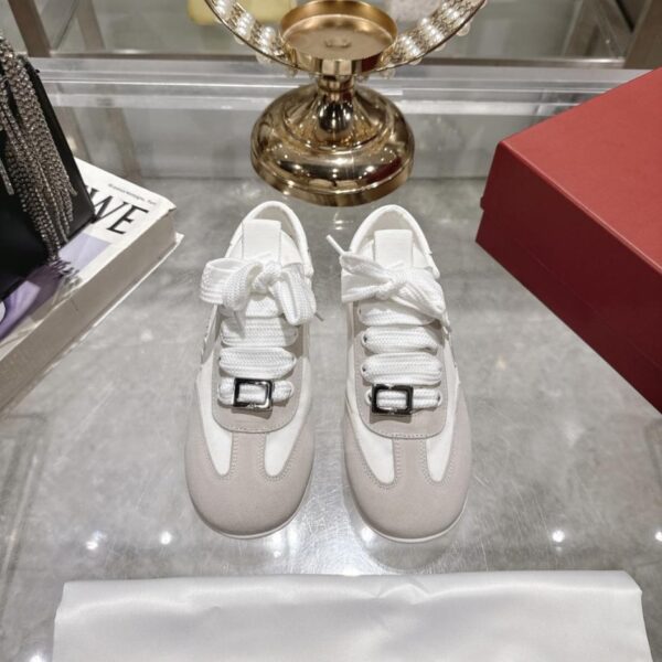 replica,schuhe,beste,kaufen,1:1,besten,seiten,Replik,turnschuhe,sneakers Hochwertige neue Herbst/Winter Roger Vivier Wildleder Freizeitschuhe mit Diamantschnallen, kleine quadratische Schnalle deutsche Trainingsschuhe (641JK)