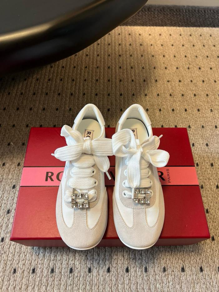 replica,schuhe,beste,kaufen,1:1,besten,seiten,Replik,turnschuhe,sneakers Roger Viviers neuester deutscher Trainingsschuh Viv Low aus Wildleder (VR5AS) replica,schuhe,beste,kaufen,1:1,besten,seiten,Replik,turnschuhe,sneakers Roger Viviers neuester deutscher Trainingsschuh Viv Low aus Wildleder (VR5AS)