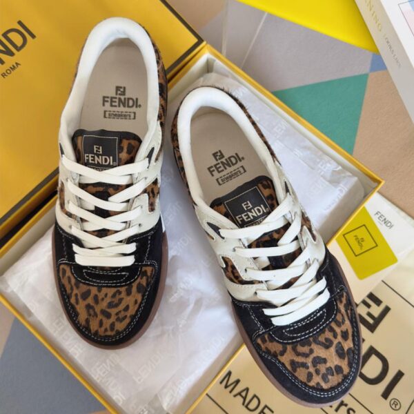 Freizeit-Sneakers für Paare der Top-Version der Fendi Match Capsule-Serie (0UILY)