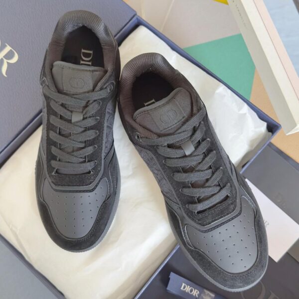 Hochwertige Low-Top-Sneaker in den neuesten Farbkombinationen, der Dior B27-Serie, mit aufgedruckten Prints und Paar-Styles (M8T).