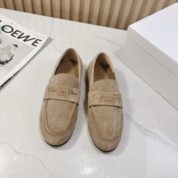 Diors neueste flache Loafer mit Monogramm (7FCTN)