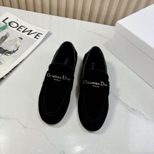 Diors neueste flache Loafer mit Buchstabenschnalle (WAVIE)
