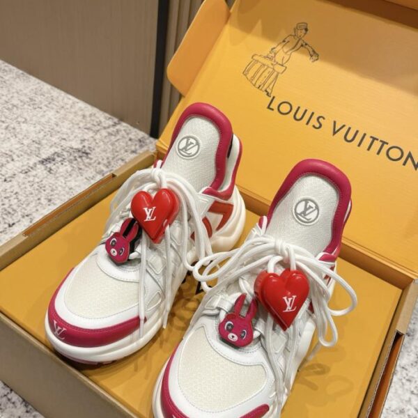 replica,schuhe,beste,kaufen,1:1,besten,seiten,Replik,turnschuhe,sneakers Top-Version der klassischen Dad-Schuhe der Louis Vuitton Archlight-Serie mit Herzschnalle und Sportschuhen mit Bogenbrücke (DX82D)