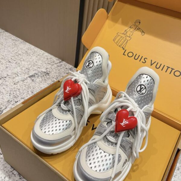 replica,schuhe,beste,kaufen,1:1,besten,seiten,Replik,turnschuhe,sneakers Top-Version der klassischen Dad-Schuhe der Louis Vuitton Archlight-Serie mit Herzschnalle und Sportschuhen mit Bogenbrücke (KF7DB)