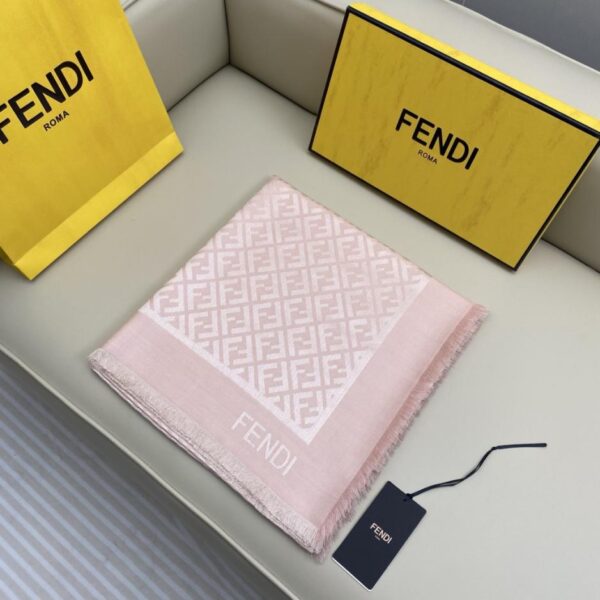 Fendi 【FF-Buchstaben-Jacquard-Seidenschal (YA9EZ)