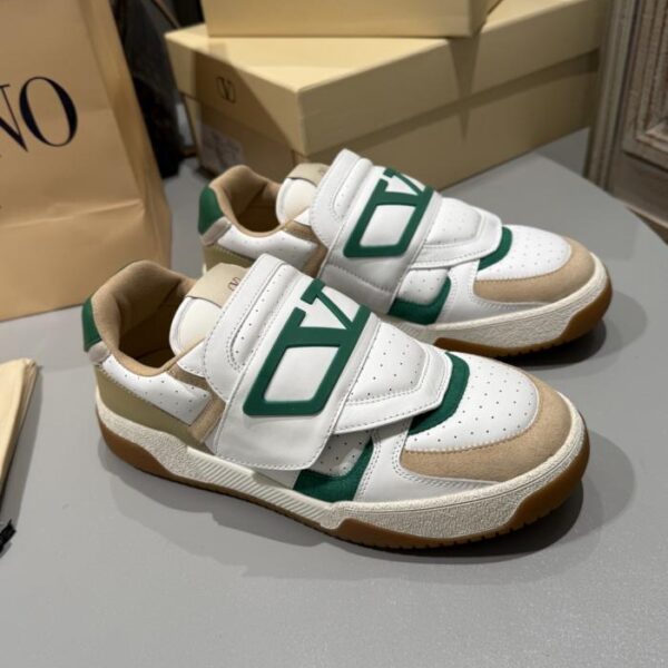 Valentinos neueste, lässige Klett-Loafer der Spitzenklasse für alle vier Jahreszeiten (0E6BS)